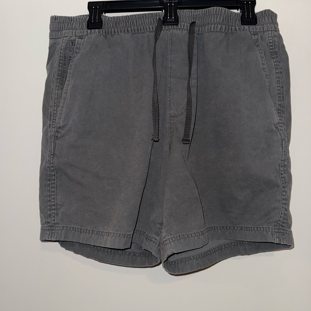 Abercrombie and Fitch Men’s Gray Khaki Shorts Size Large